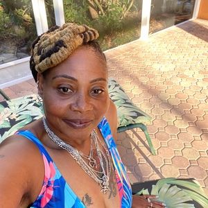 Meet your Posher, Posh